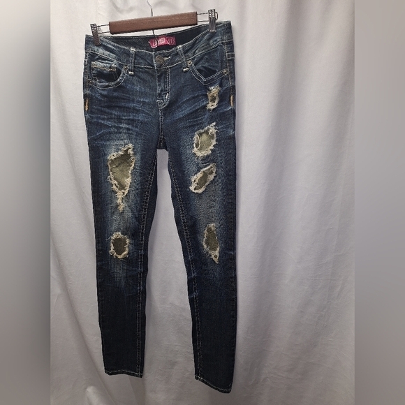 Zanadi distressed jeans size 11 - Picture 3 of 5